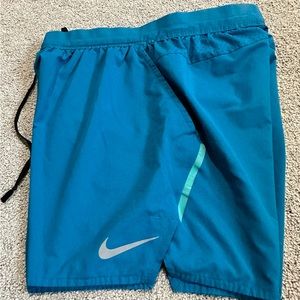 Nike Challenger shirt 5”